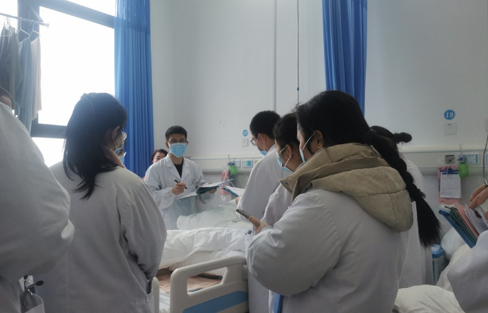 广东省第二中医医院池响峰莅临宁远县中医医院康复科开展学术指导
